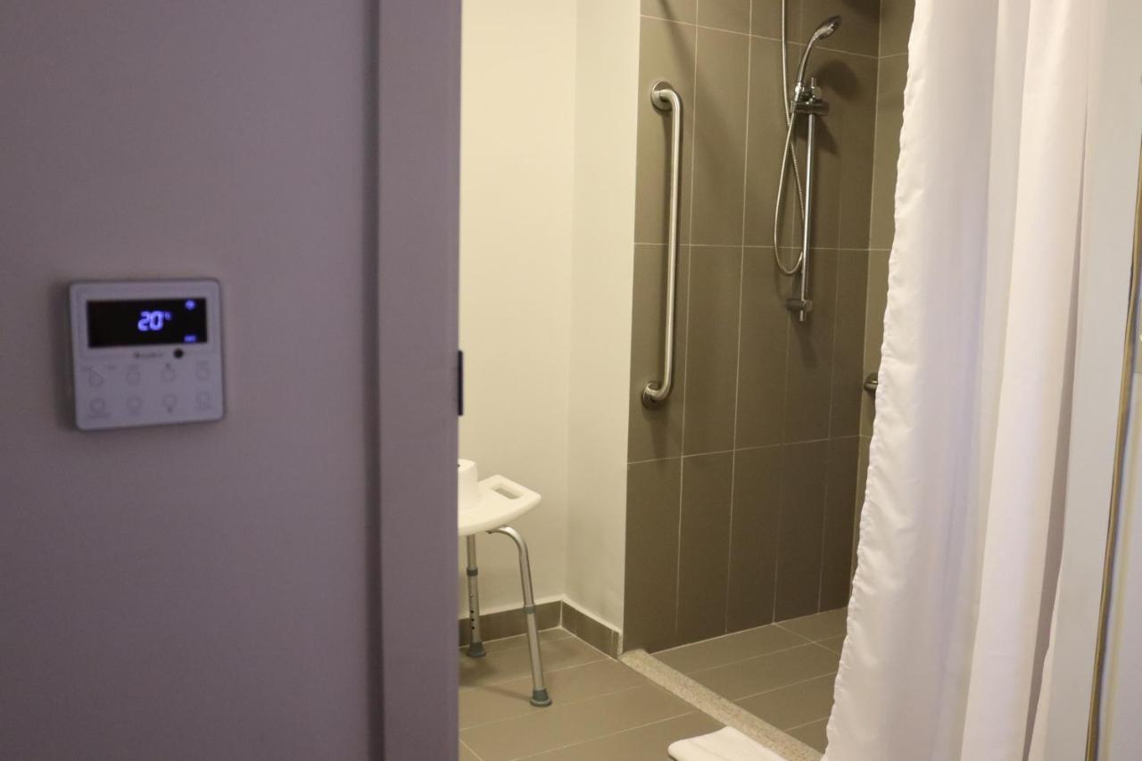 Ibis Hotel 3*